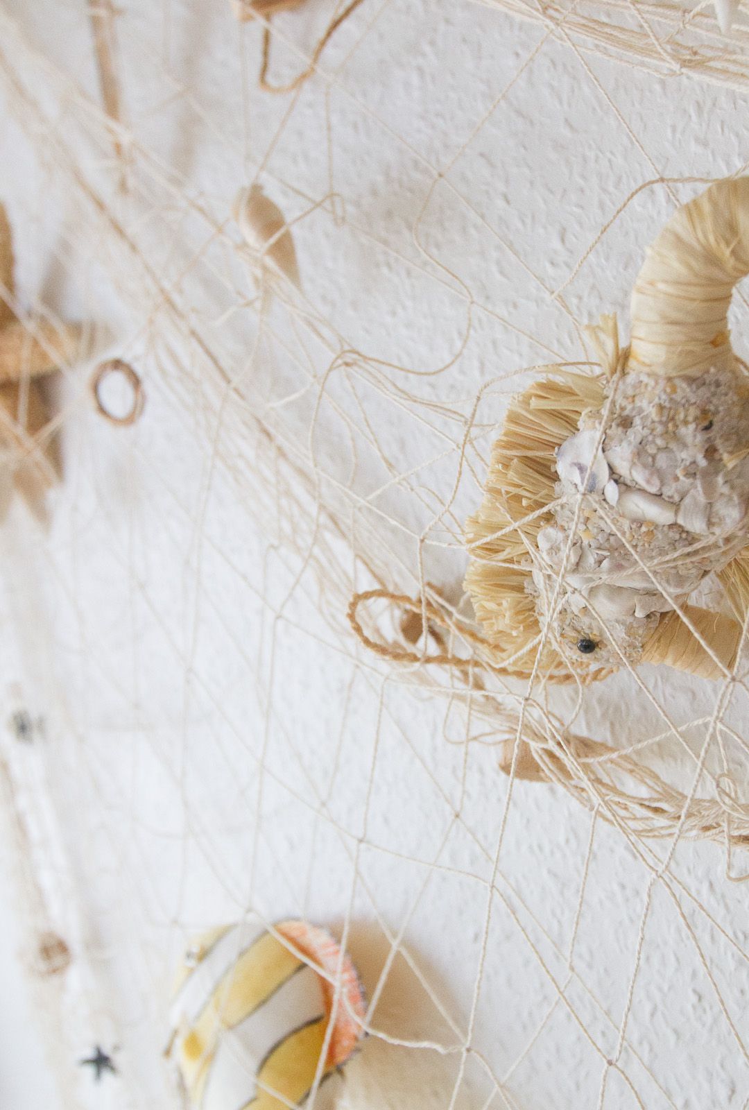 Wand-Dekoration mit Fischernetz