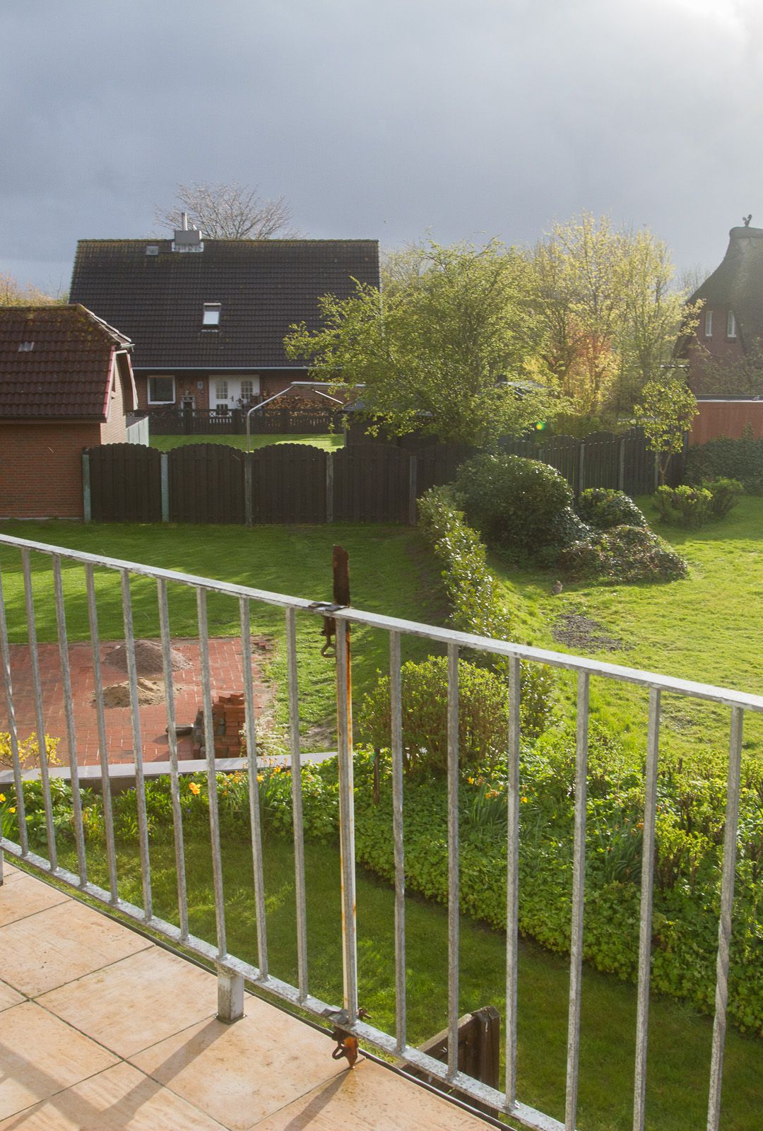 Ausblick vom Balkon ins Grüne